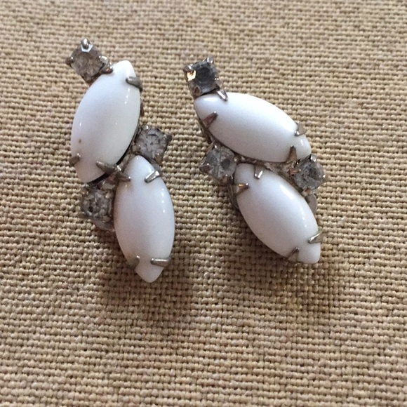 Vintage White Rhinestone Earrings Garne Dance - Picture 1 of 2